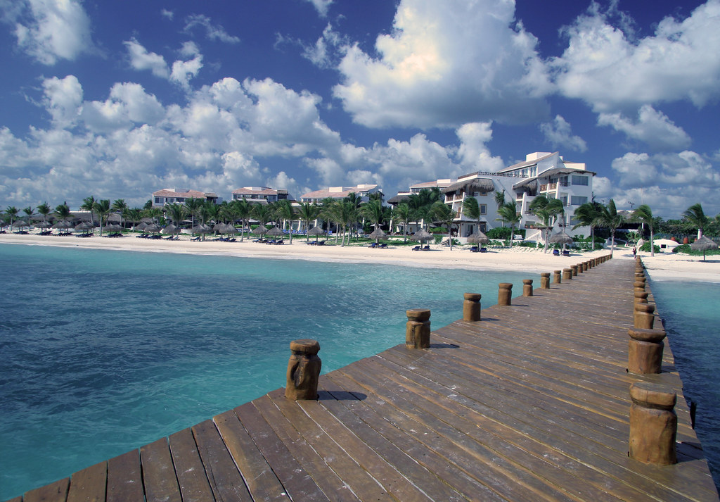 How to get to Puerto Morelos from Cancun