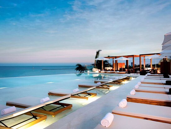 SLS Cancun Hotel & SPA